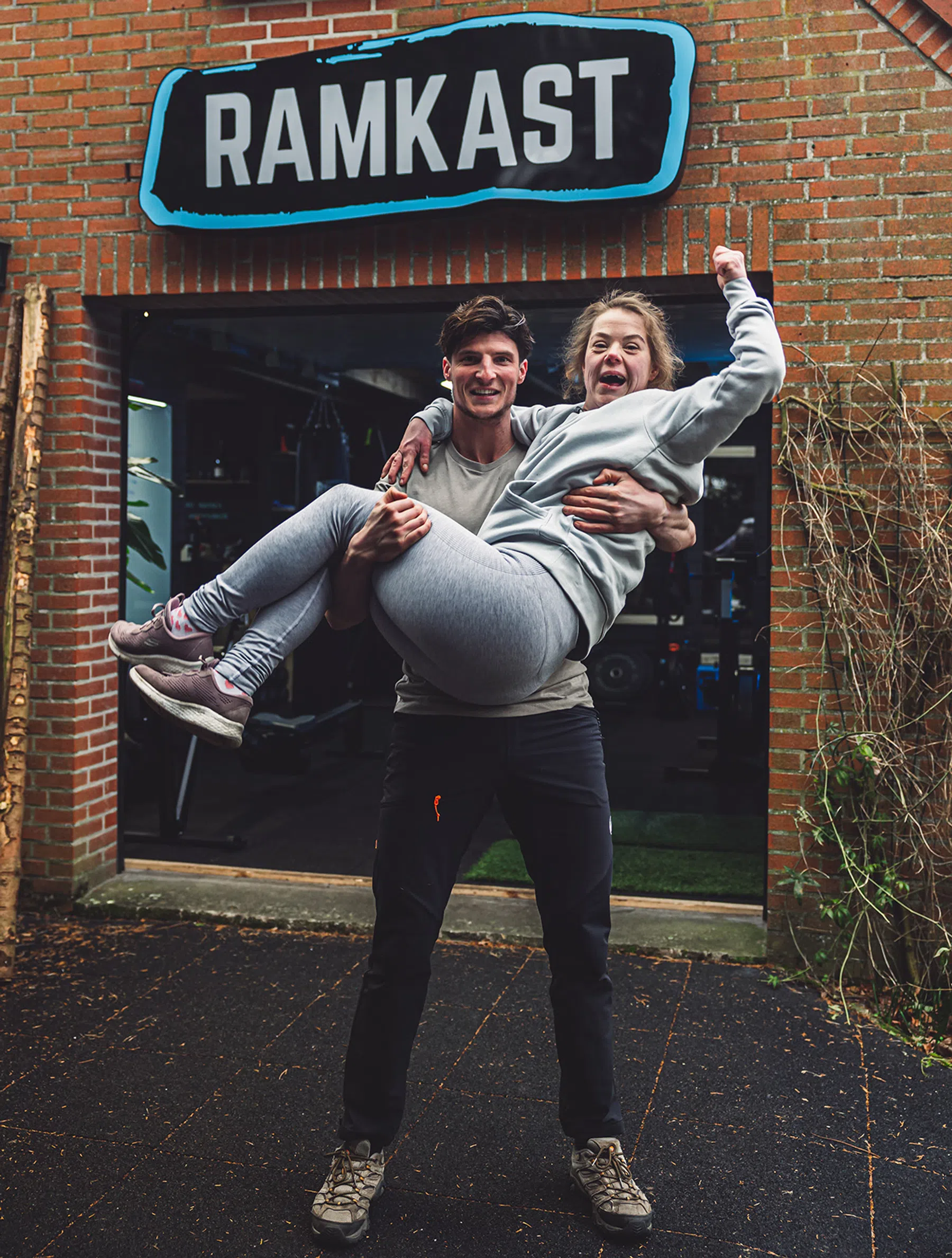 Nino de Backer en zijn nichtje met downsyndroom